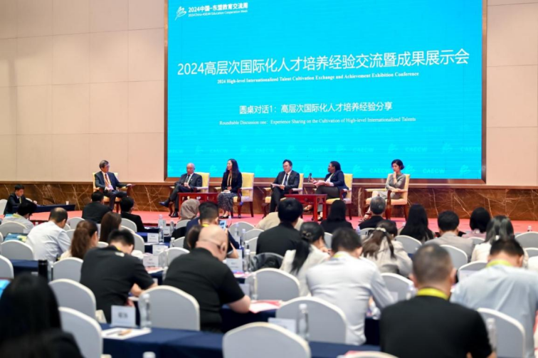  电竞教育纳入高校，专业课程培养人才