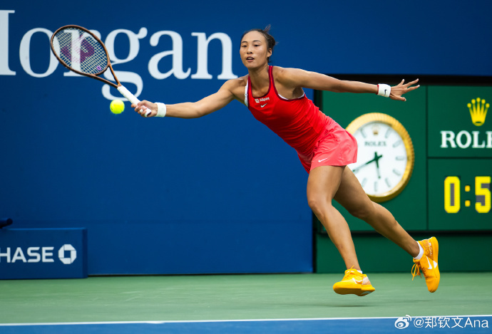  中国金花郑钦文突破，首进大满贯八强