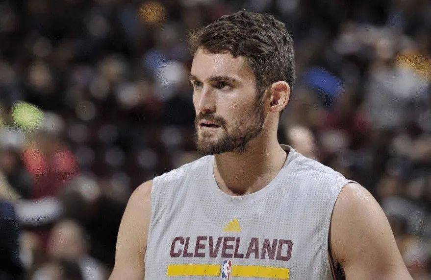  穆霍娃非种子身份连克三位巨头