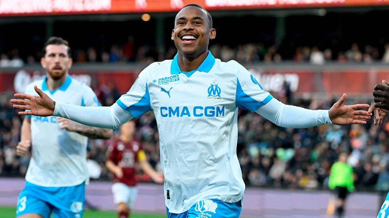  网坛常青树展韧性，费雷尔长盘鏖战告捷