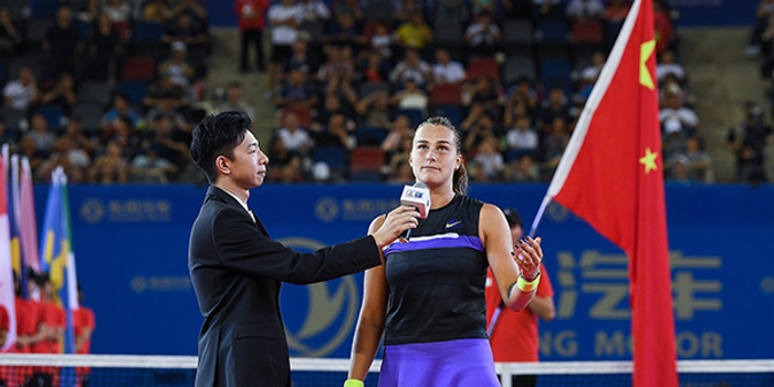 萨巴伦卡发球制胜,澳网捧杯改写格局 萨巴伦卡发球制胜,澳网捧杯改写格局